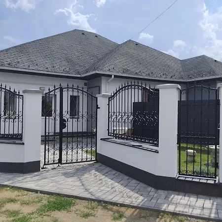 Pipacs Апартаменты Ньиредьхаза