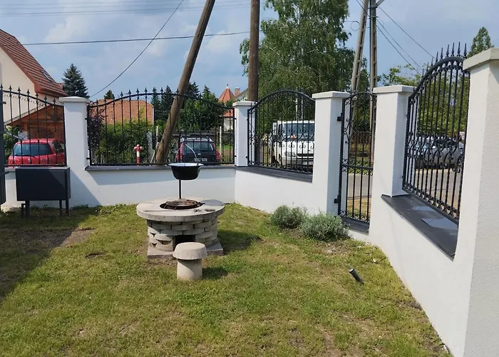 Apartament Pipacs *